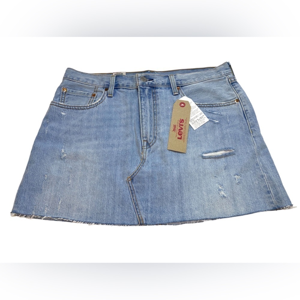 🆕Levi’s Premium - Deconstructed distressed denim mini skirt